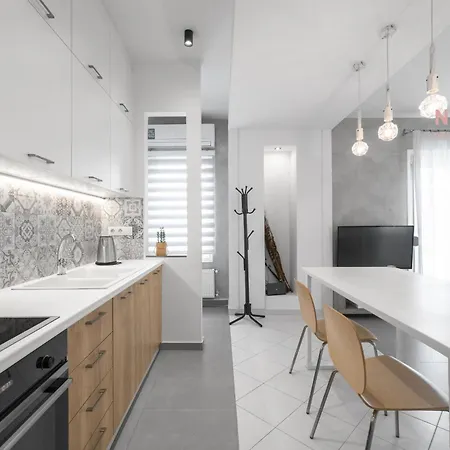 Pendente, Nilie Hospitality Mgmt Thessaloniki