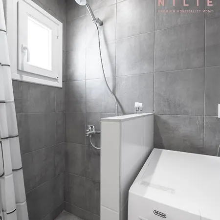 Pendente, Nilie Hospitality Mgmt Apartment