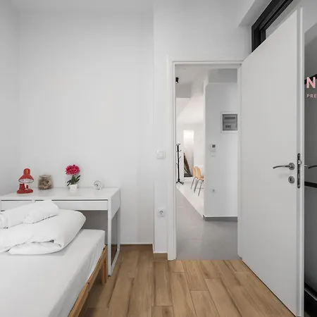 Pendente, Nilie Hospitality Mgmt Apartment Thessaloniki
